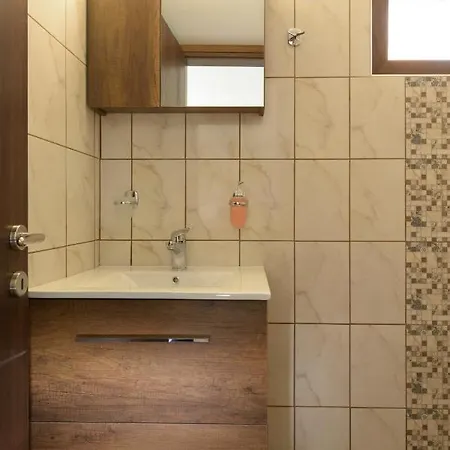 House * Mílatos